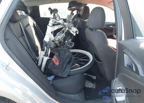 2018 Chevrolet Malibu Lt z USA, uszkodzony, nr VIN 1G1ZD5ST3JF184289